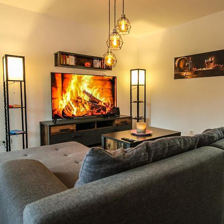 Moderne Fewo Sky Netflix Terrasse Burgblick Boxspringbett Waschtrockner Bullay Exteriör bild